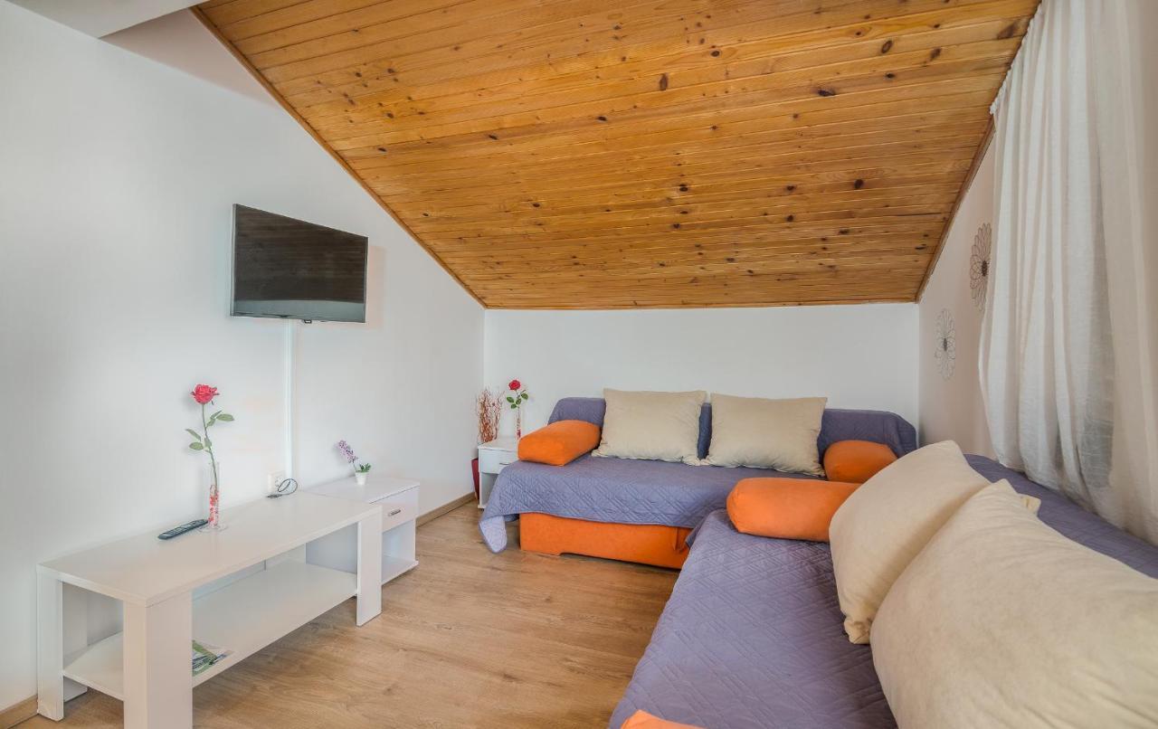 Apartmani M Baška Exterior foto