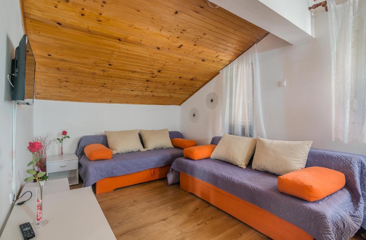 Apartmani M Baška Exterior foto