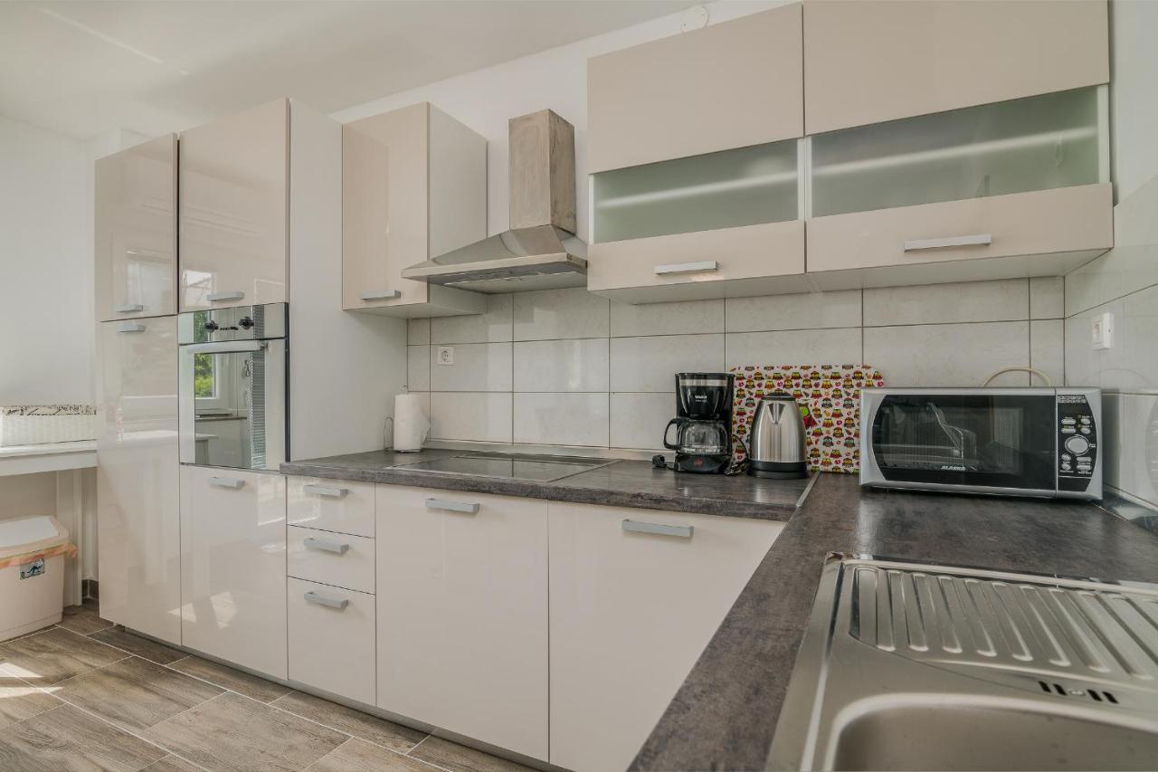 Apartmani M Baška Exterior foto