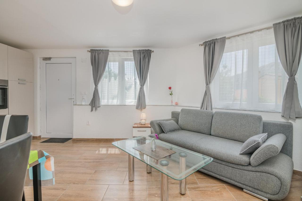 Apartmani M Baška Exterior foto