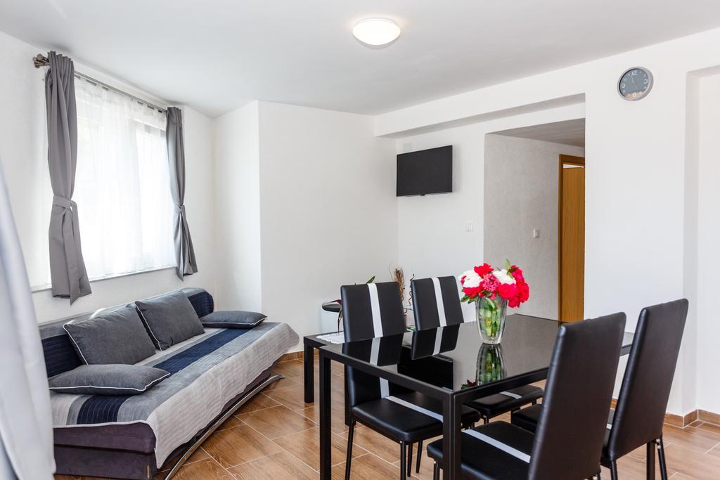Apartmani M Baška Exterior foto