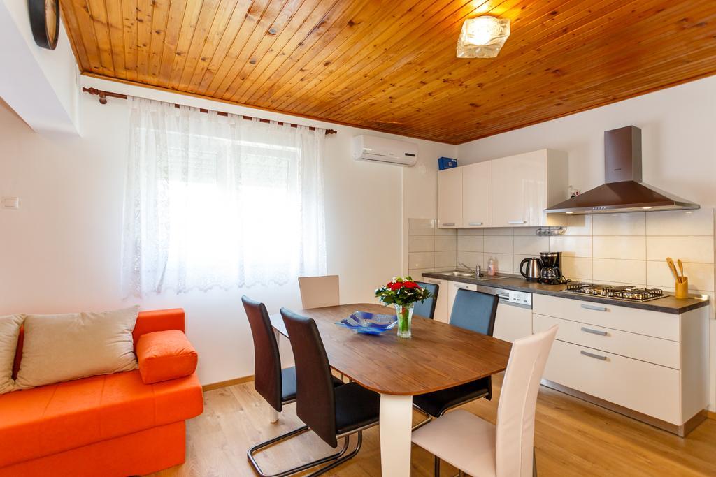 Apartmani M Baška Exterior foto
