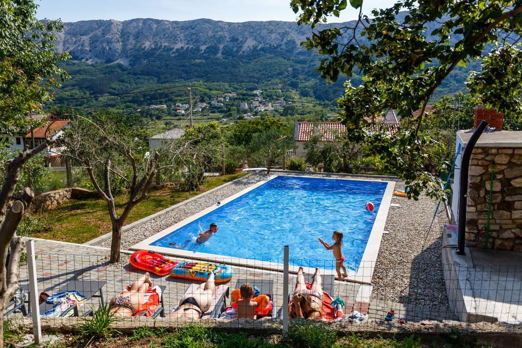 Apartmani M Baška Exterior foto